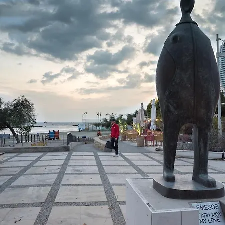 Cozy 2bd 100gb Tourist Area 50m From Sea * Limassol