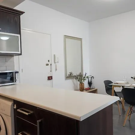 Cozy 2bd 100gb Tourist Area 50m From Sea Apartment *