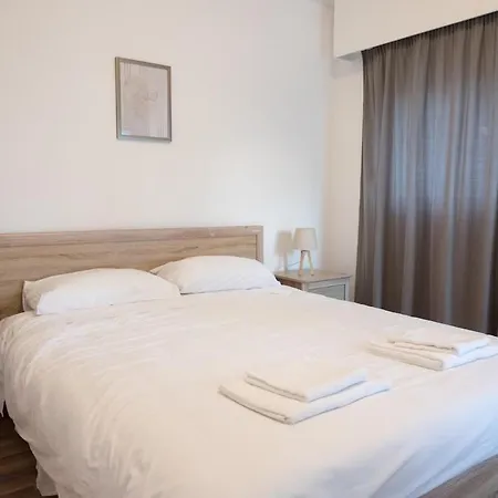 Cozy 2bd 100gb Tourist Area 50m From Sea *