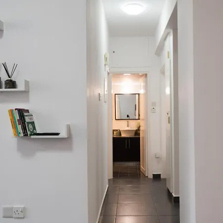 Cozy 2bd 100gb Tourist Area 50m From Sea 公寓