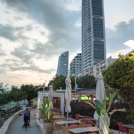 Cozy 2bd 100gb Tourist Area 50m From Sea * Limassol