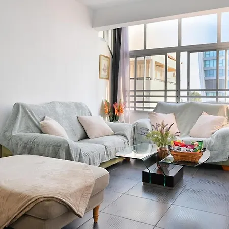 Cozy 2bd 100gb Tourist Area 50m From Sea Apartment