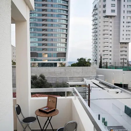 Cozy 2bd 100gb Tourist Area 50m From Sea 公寓